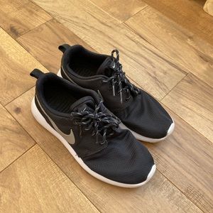 Nike roche sneakers, size 8